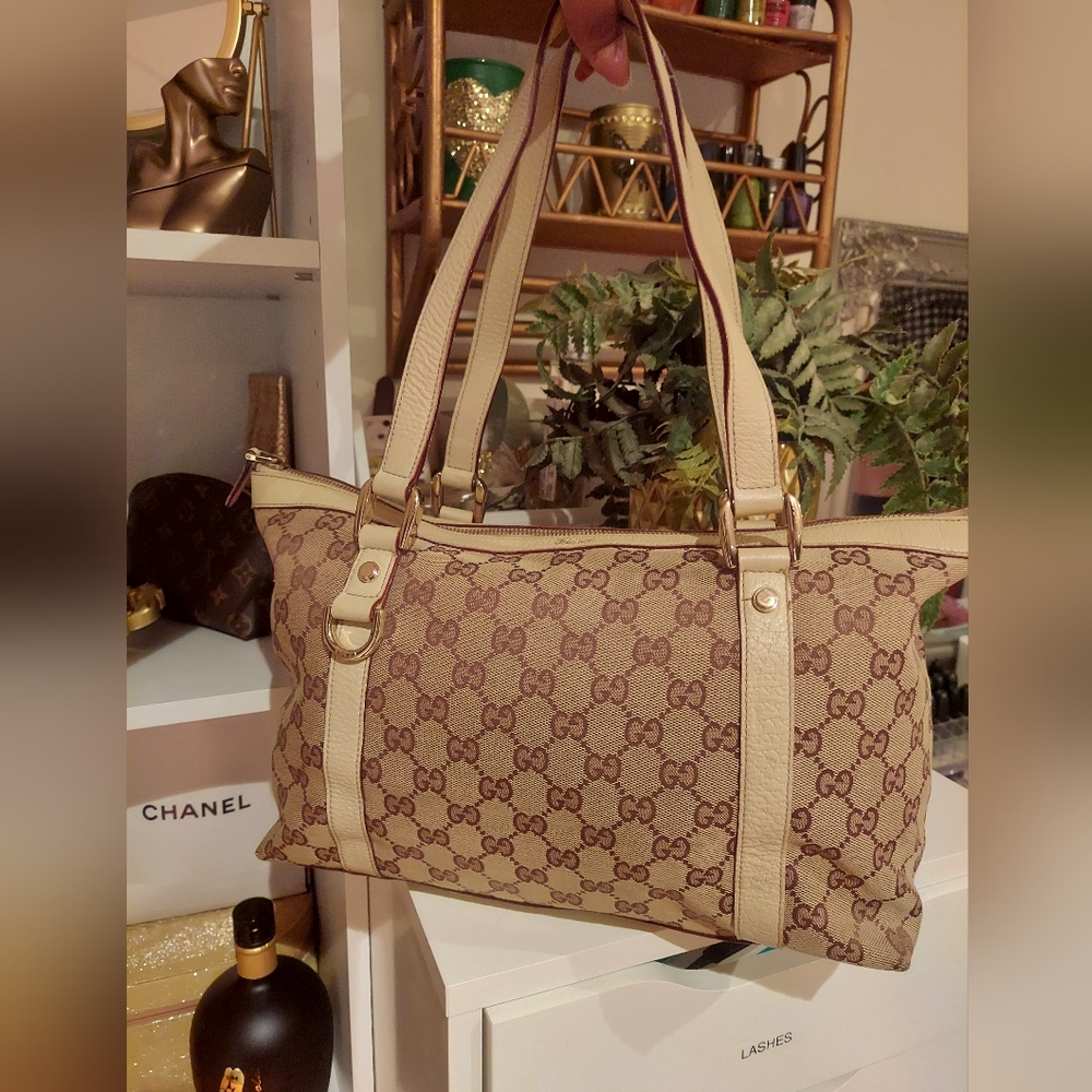 Vintage Gucci GG Canvas Abbey Medium Shoulder Bag - Picture 13 of 16